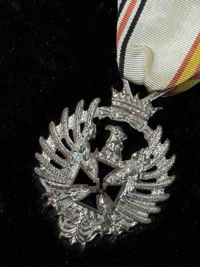 戎马世界章牌大赏第115期 西班牙蓝色师团奖章