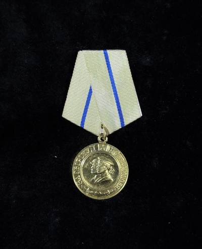 戎马世界章牌大赏第115期 苏联保卫塞瓦斯托波尔奖章，补发版