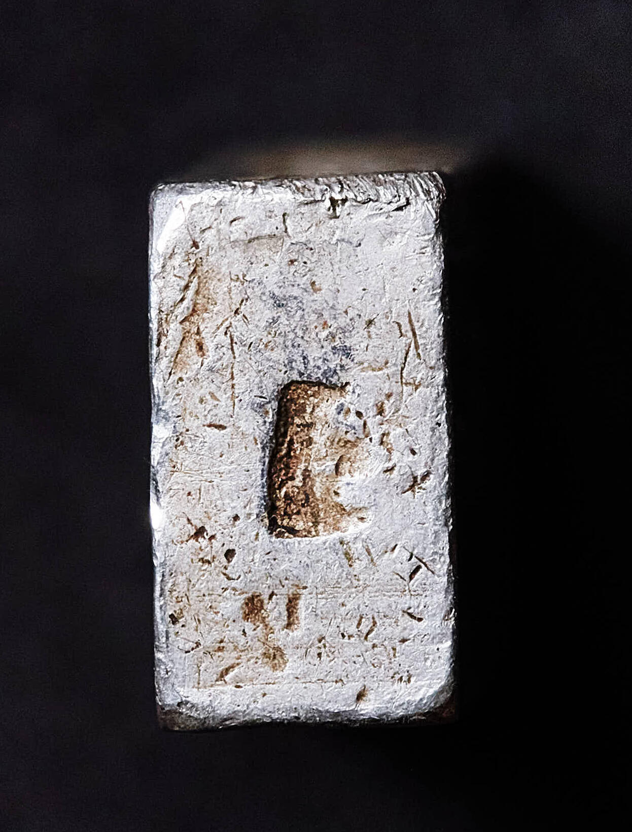 【俄甄集藏】满园春色-2026年(051)04-22星期三 晚 19:30 全场包邮 安南1802-1820年高祖阮福映“嘉隆年造·官银一两”银条，原味状态，稀少品种，高：43mm，宽：12mm，厚：7mm，重量：38.2克，名誉品种