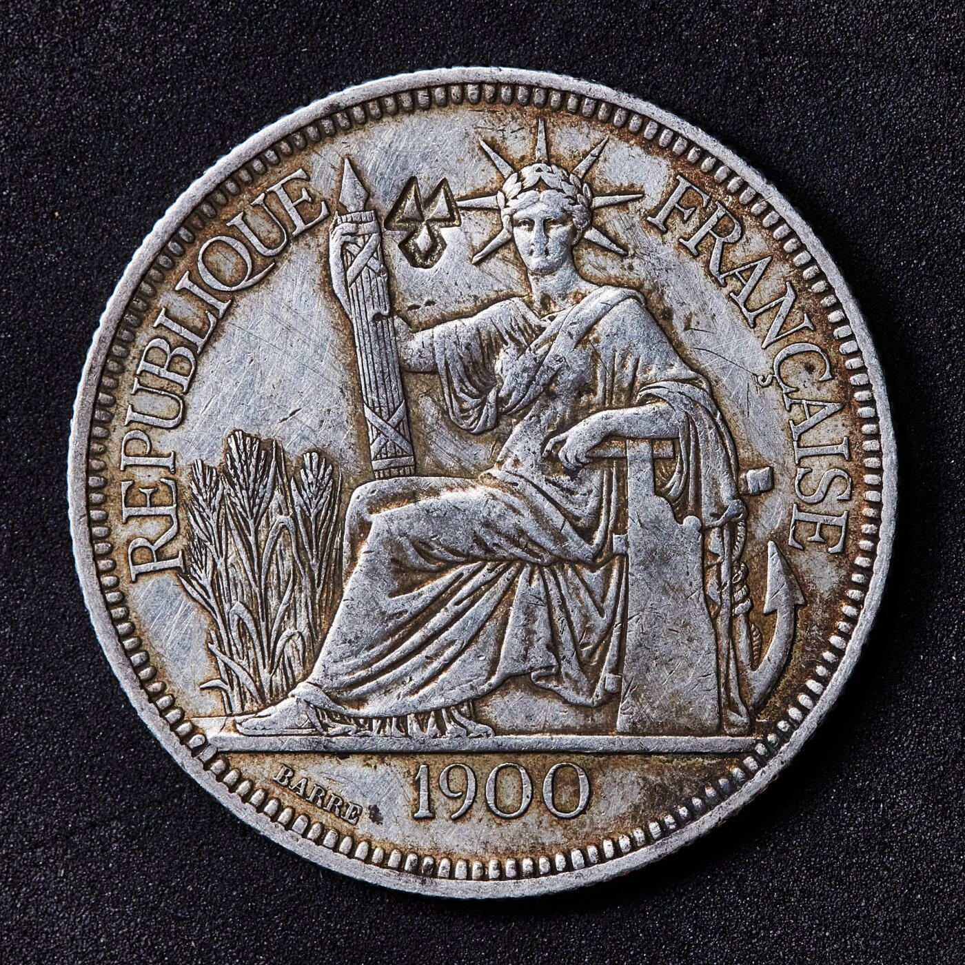 【俄甄集藏】满园春色-2026年(051)04-22星期三 晚 19:30 全场包邮 法属印度支那1900年A版1皮阿斯特坐洋大银币，黄油彩包浆，打戳