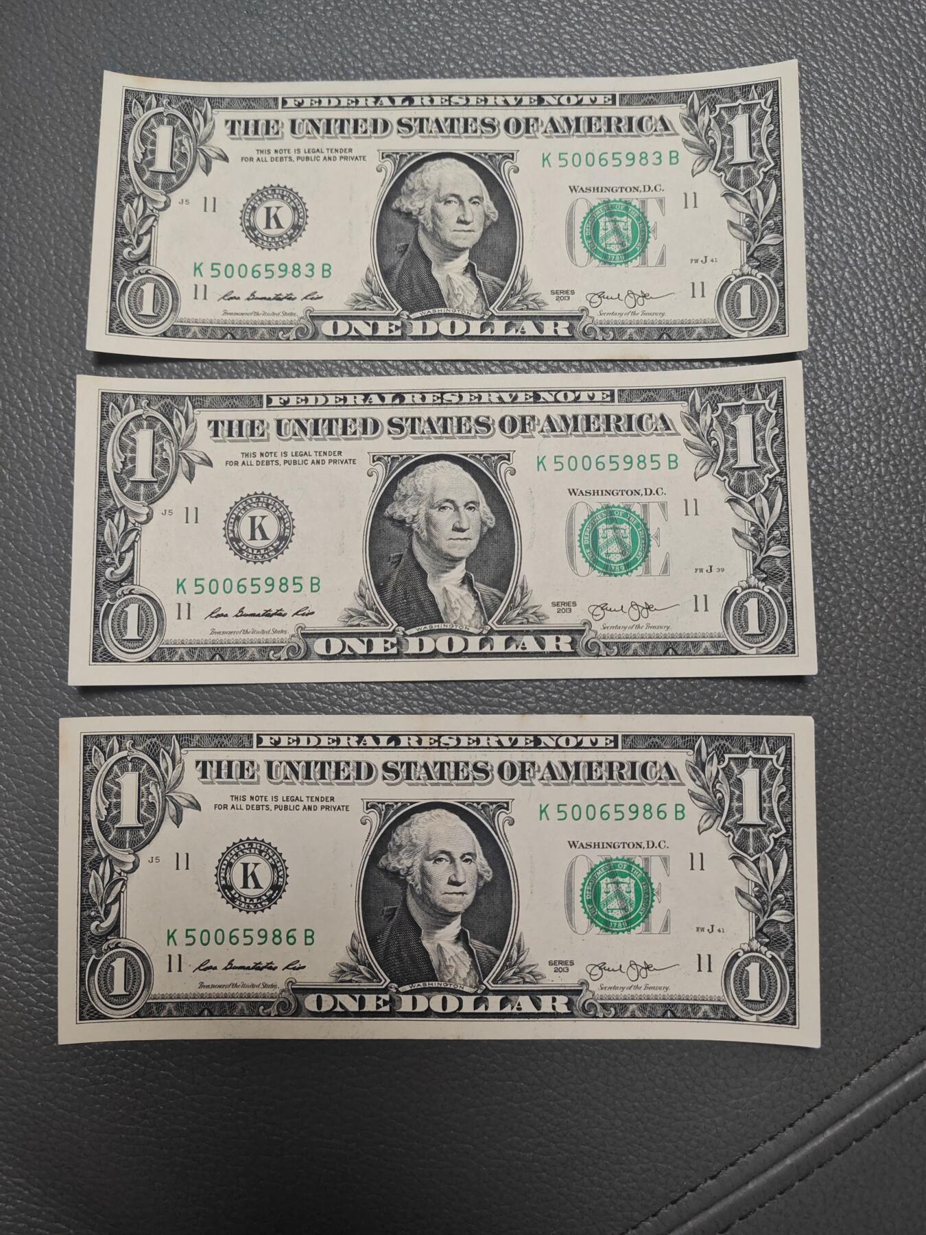 美国纸币 2013年 1美元 K区无47 全新直板 有不明显轻微黄点 单价