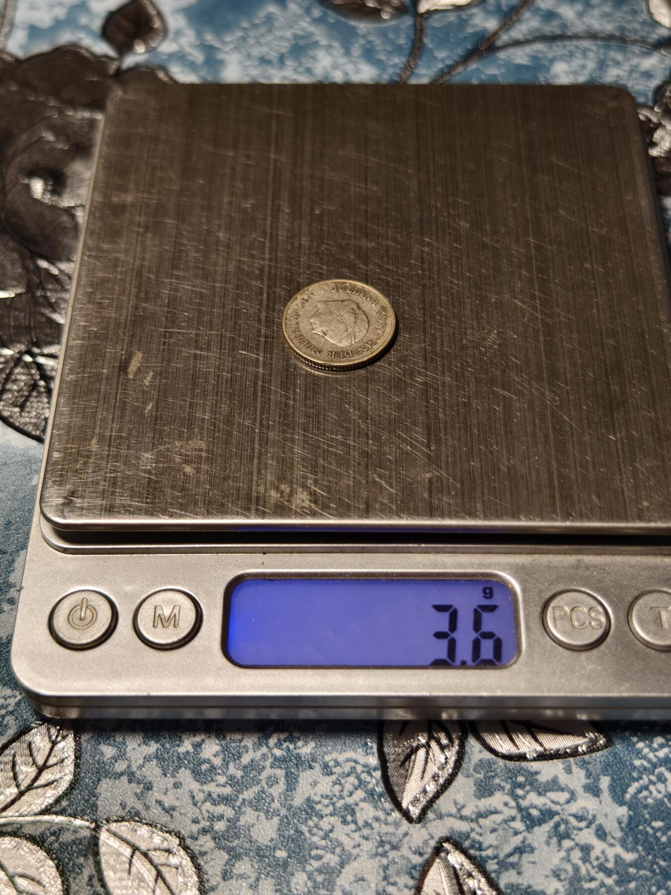 抚柳草堂-第二十五期章牌钱币  奖章勋章 满百包邮 放漏专场 1967荷属安的列斯（Netherlands Antilles）1967年朱莉安娜女王1/4盾（1/4 Gulden）银币 重3.6g 老包浆品相不错