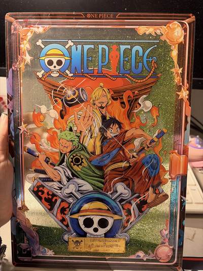 麦趣喜第六场   (4月17号周五晚上22点截拍，专注买家市场，福利拉满)  黑贼王流沙大画 A4大小 膜未撕 撕了和新的一样 见图三