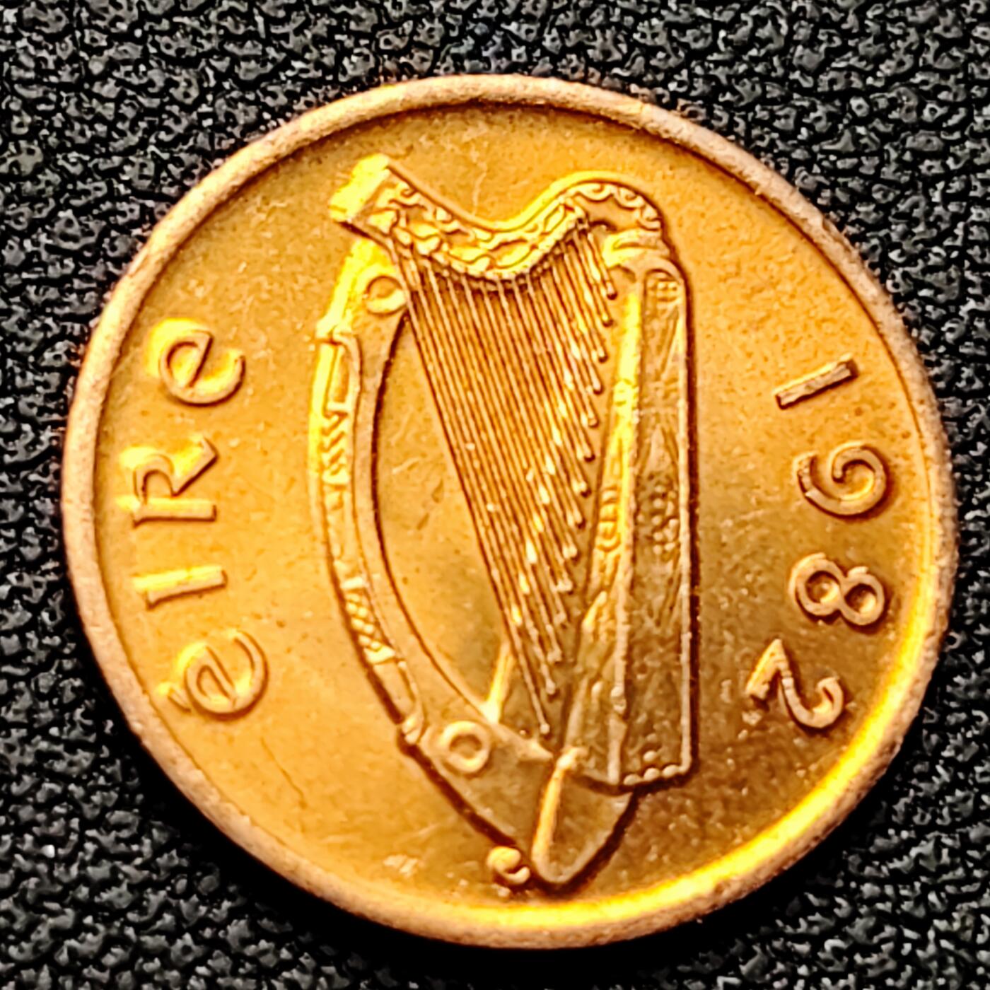 泉币菌-第226场-拍品多 请提前出价 原铜光极美 鸟 爱尔兰 1982年 1/2便士青铜硬币 竖琴 袖珍币