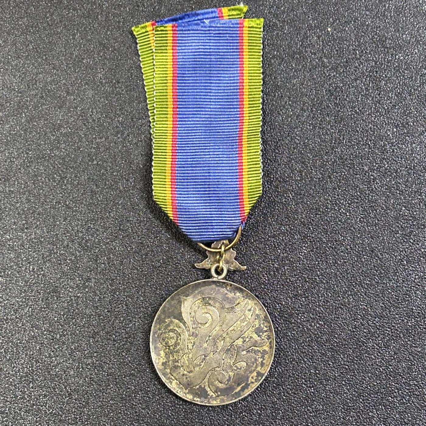 西秦中古拍卖第八十四期  泰国王冠奖章 早期银制