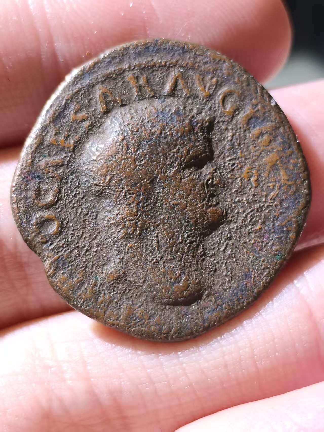 星盘世界钱币拍卖低佣金福利场(不直播) 尼禄阿斯铜币，公元62-68年铸于罗马造币厂。背面是胜利女神拿着小球，重9.15克。