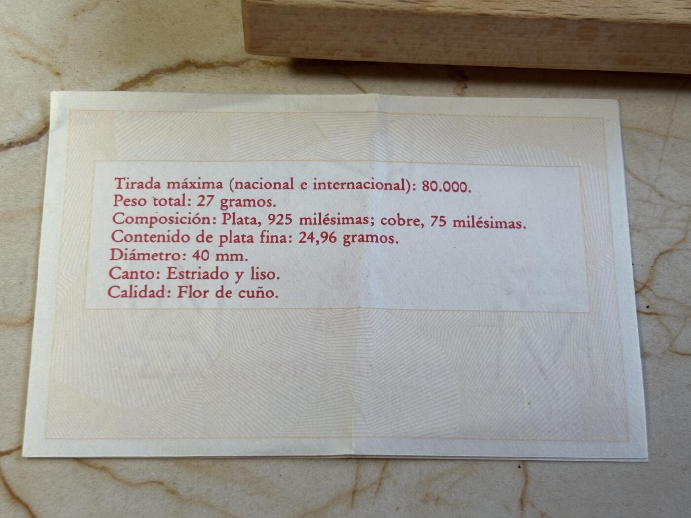 第197期拍卖 西班牙1990年2000比塞塔精制银币 巴塞罗那奥运会系列-巴斯克球（西班牙回力球） 27克925银 发行量：8万 盒证全，有瑕疵