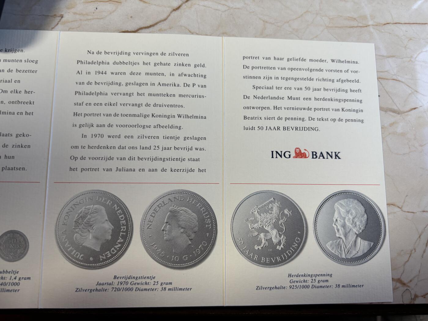 第197期拍卖 荷兰1995年二战胜利50周年币套 含一枚银章（925银25克）锌分币（1941-44)费城银币（1.4克640银,1944）1盾（720银10.2克，复刻1940）10盾（720银25克，1970）盒证全