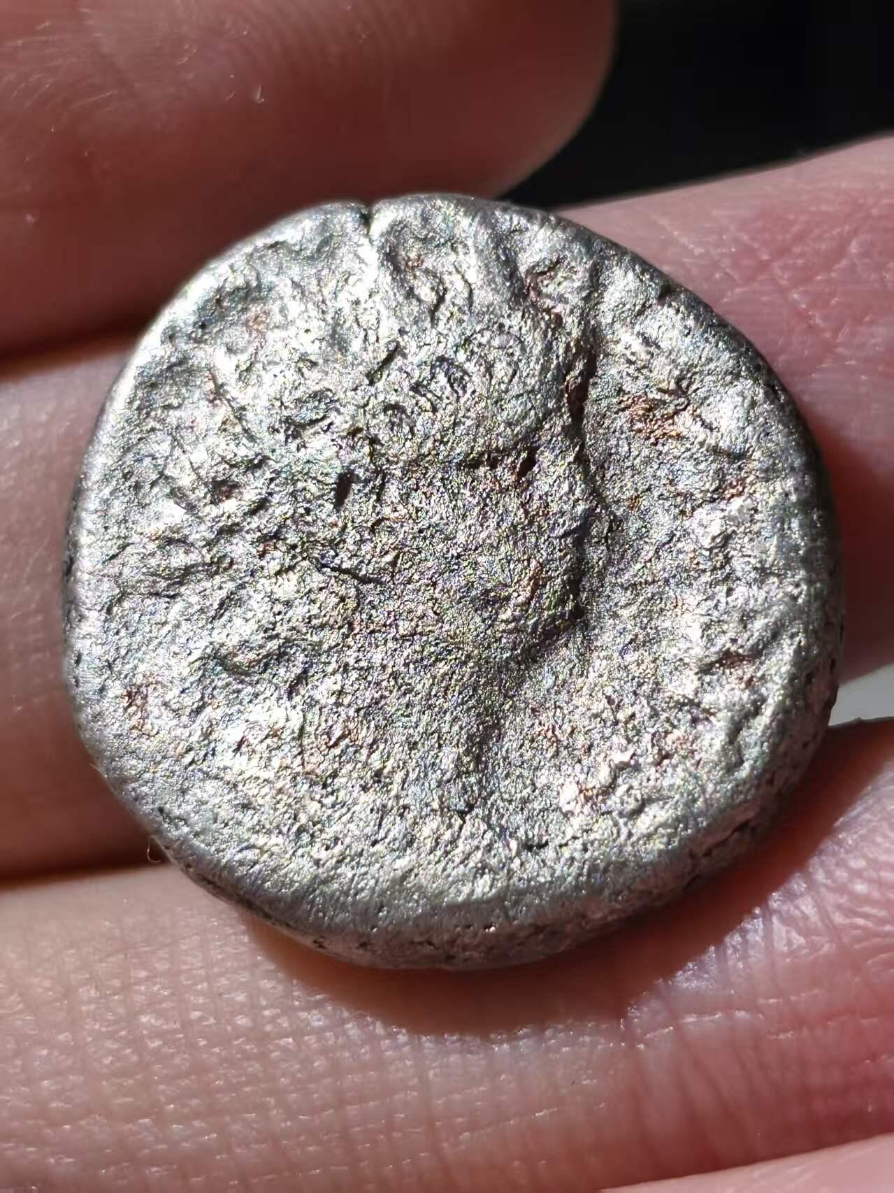 星盘世界钱币拍卖低佣金福利场(不直播) 尼禄四德拉克马银铜合金币。公元66/7年铸造于埃及行省的亚历山大城。背面是头戴象头冠的亚历山大城市神像，背面L I Γ是尼禄13年