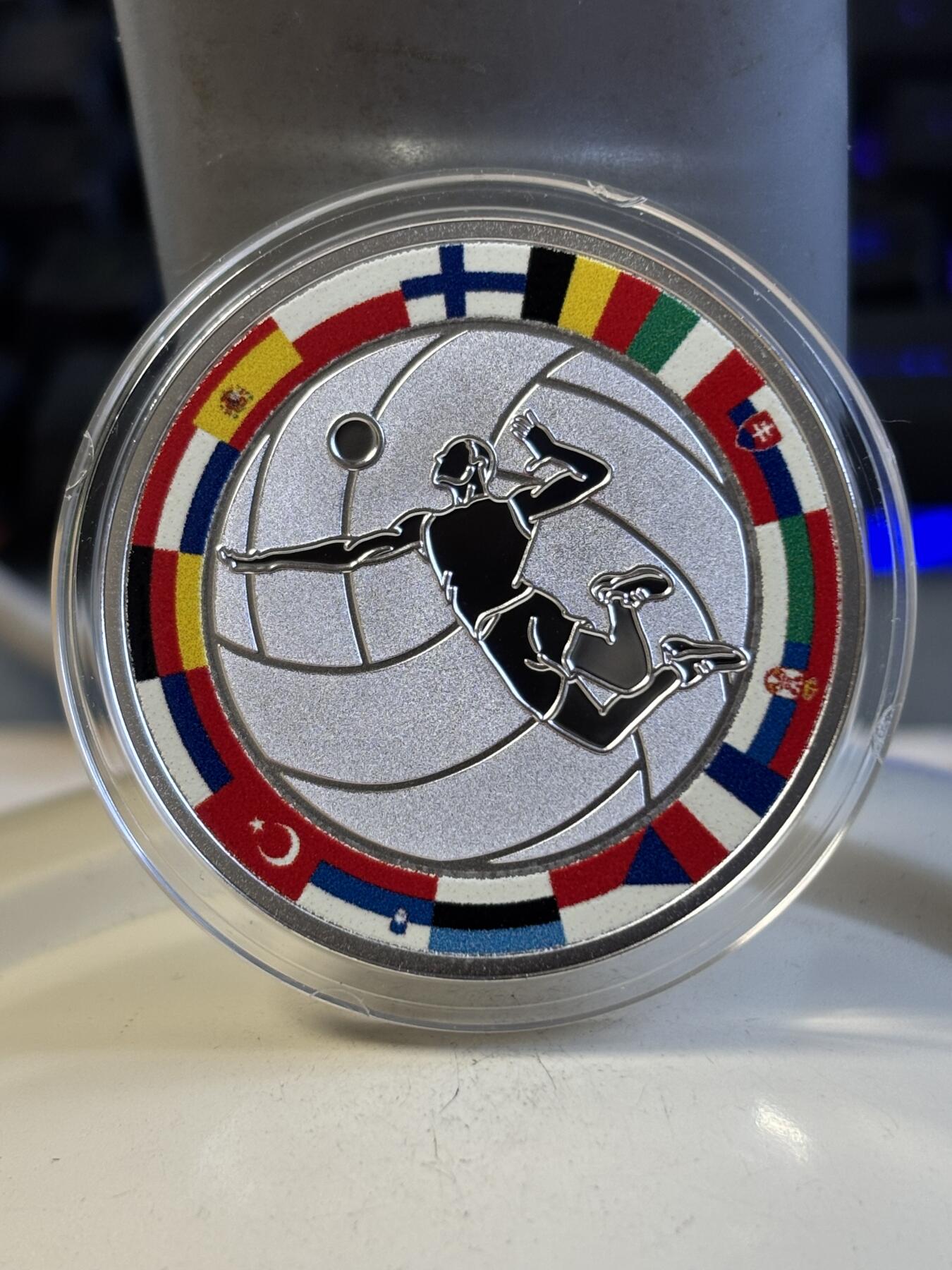 第197期拍卖 纽埃2017年1元彩色精制银币 2017年南京世界排球大奖赛 17.5克999银 发行量：999 盒证全