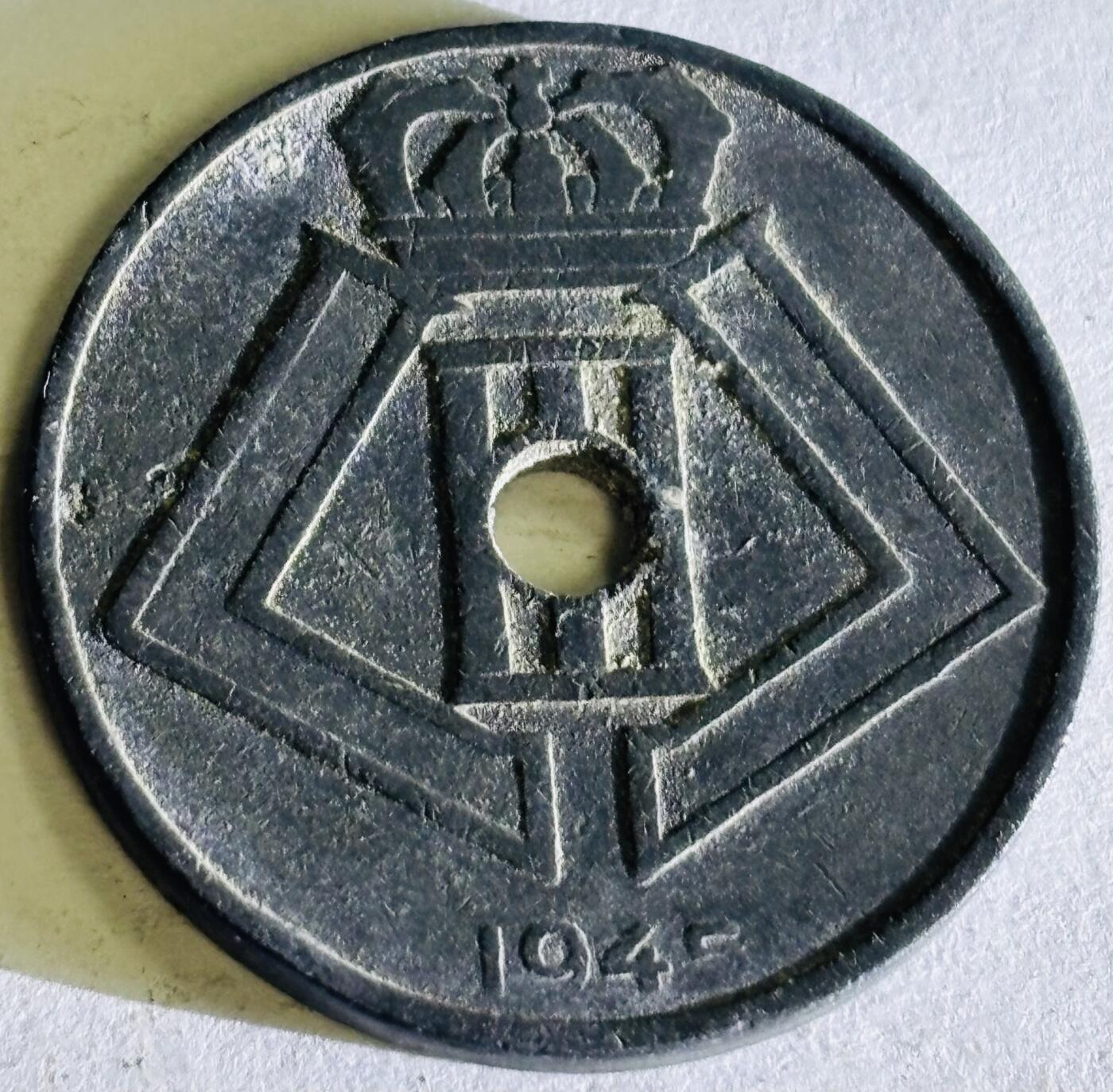 文馨钱币收藏第 300 场，银币，散币，小量德占比利时时期货币，长期接代拍业务 少见好品 1945 年二战时期德占领比利时利奥波德三世时期25 分锌币，第六版本