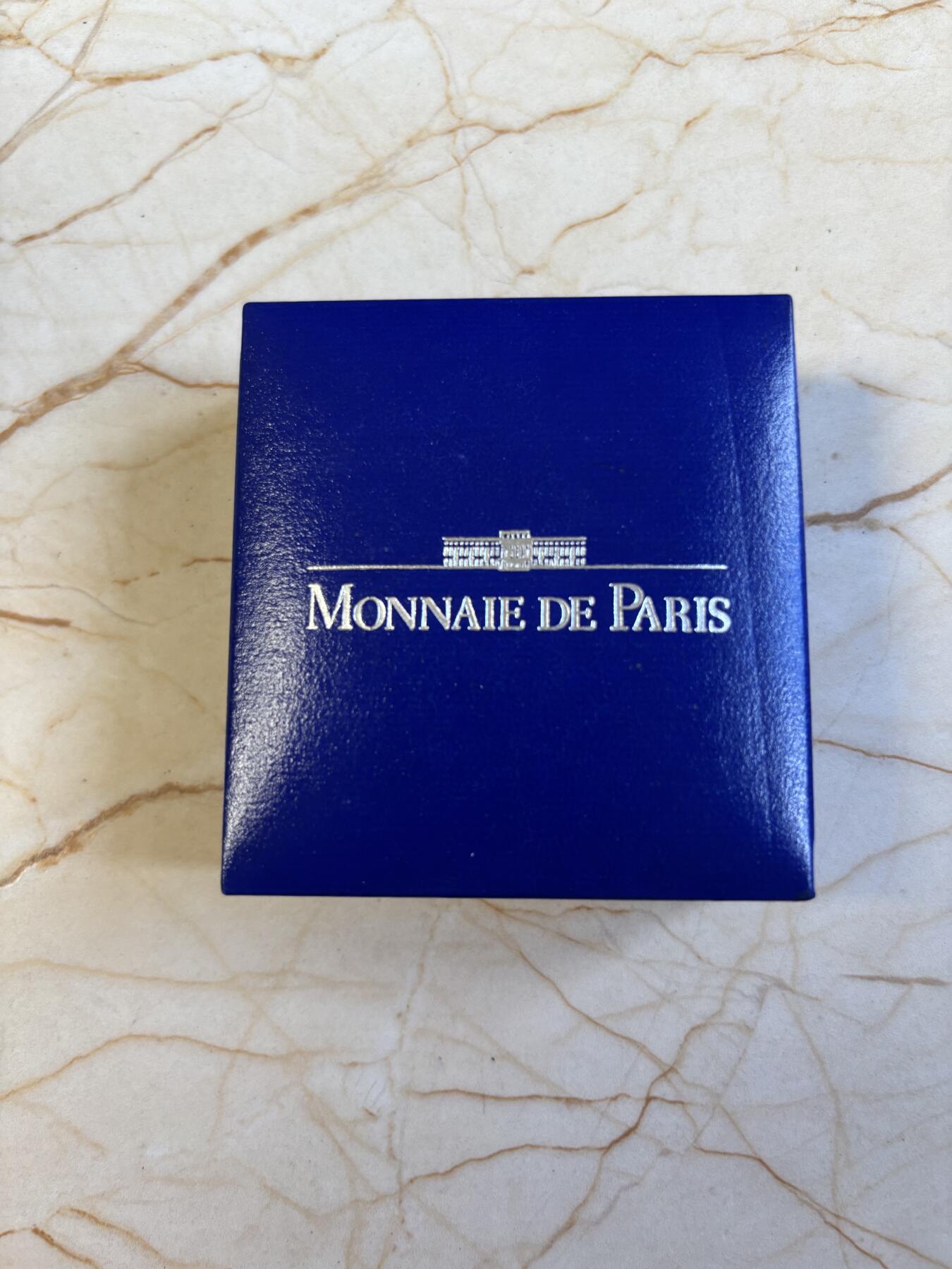 第197期拍卖 法国1999年6.55957法郎精制银币 罗马和希腊艺术 22.2克900银 发行量：1万5千 盒证全