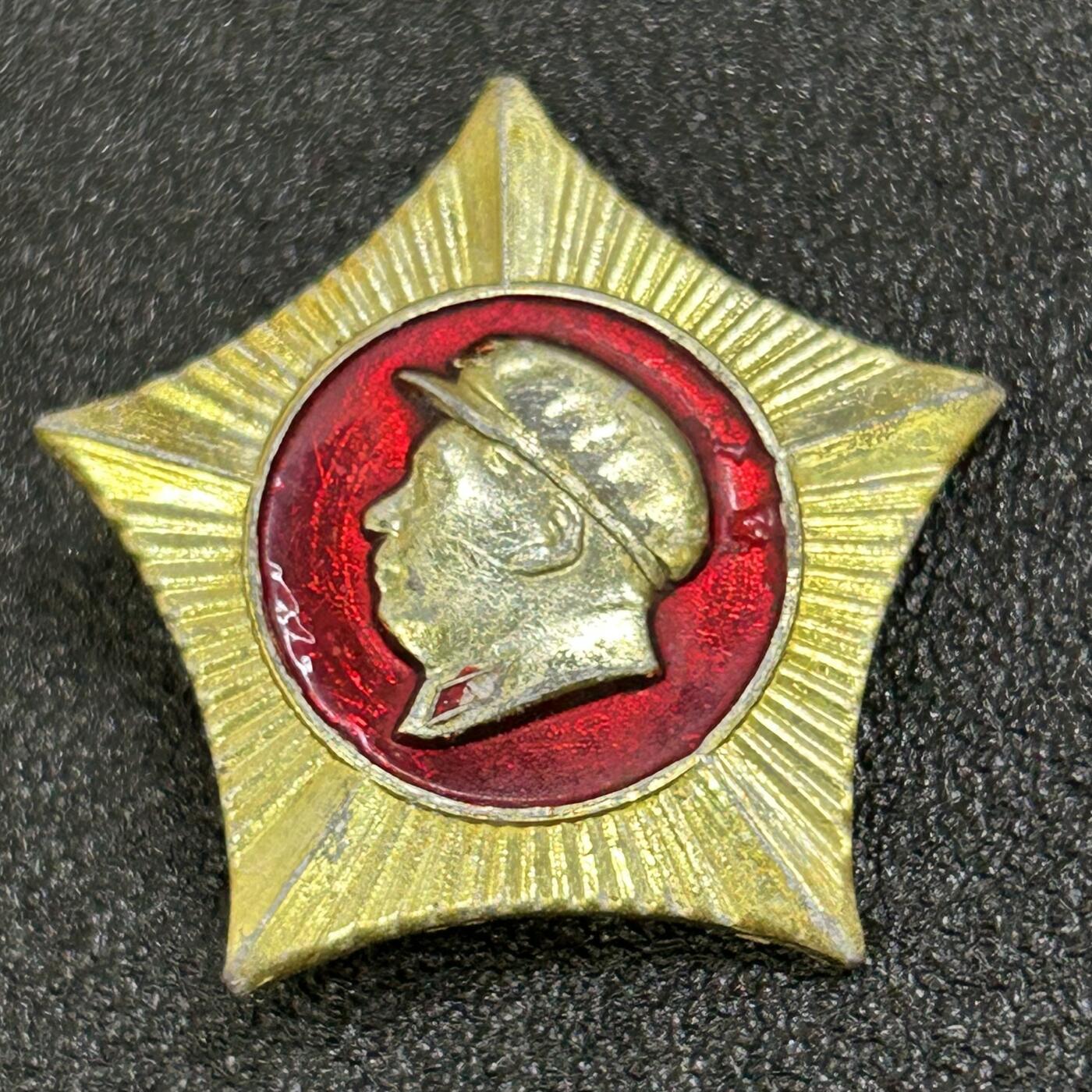 西秦中古拍卖第八十四期  红色年代1966～1976 毛主席像章