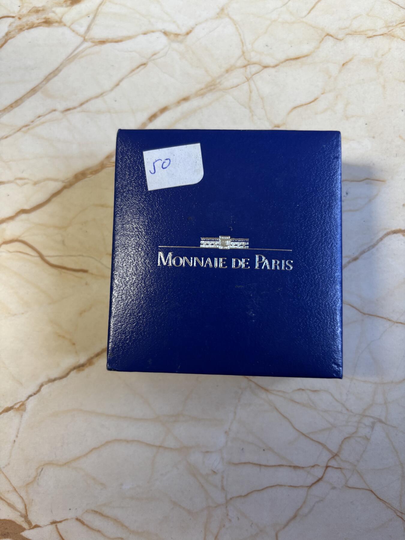 第197期拍卖 法国1997年100法郎/15欧元双面值精制银币 瓦茨拉夫城墙(卢森堡) 22.2克900银 发行量：2万 盒证全