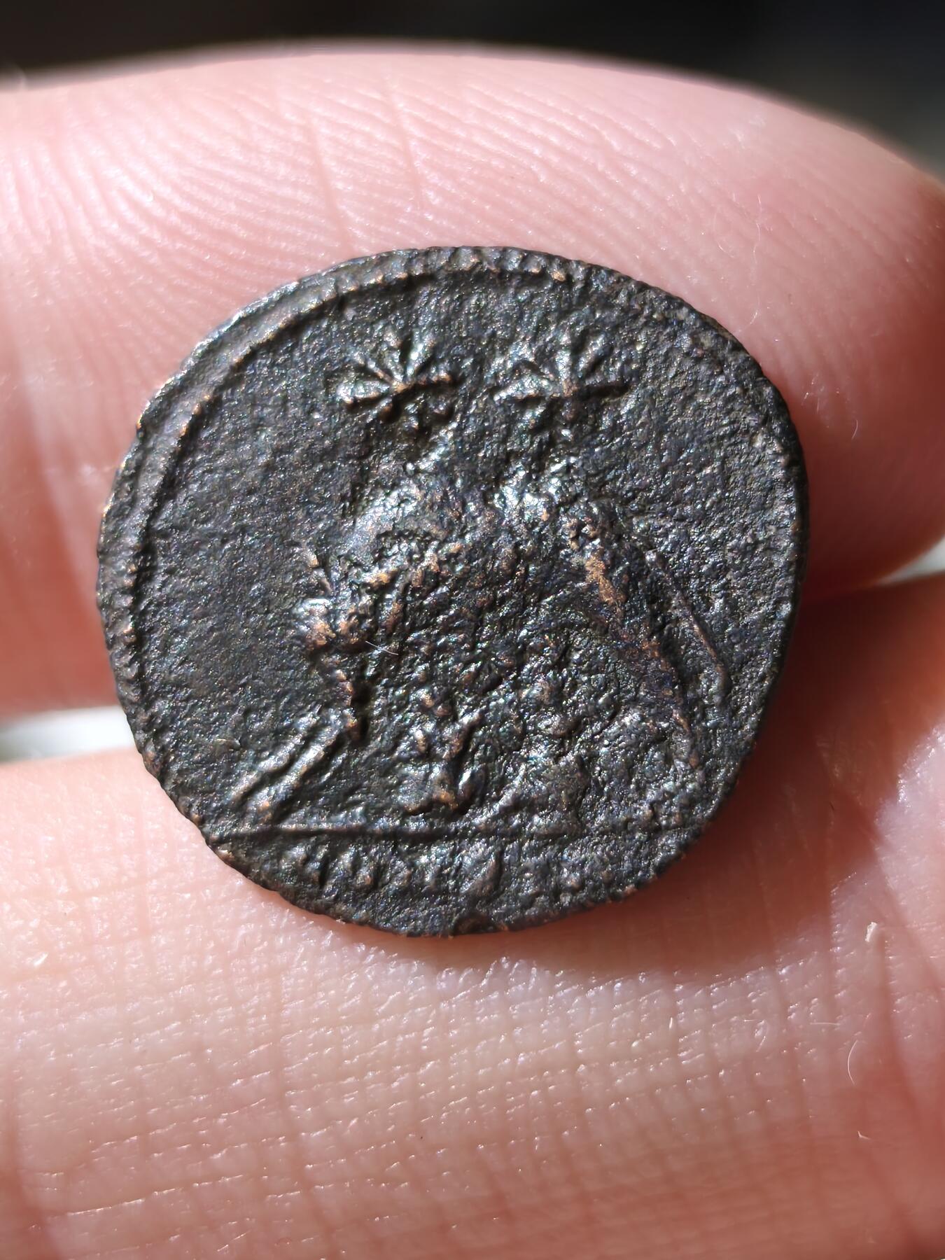 星盘世界钱币拍卖低佣金福利场(不直播) 罗马帝国 公元333-335年 君士坦丁大帝发行的城市纪念币 少见的由君士坦丁堡厂打制的纪念罗马城的版本