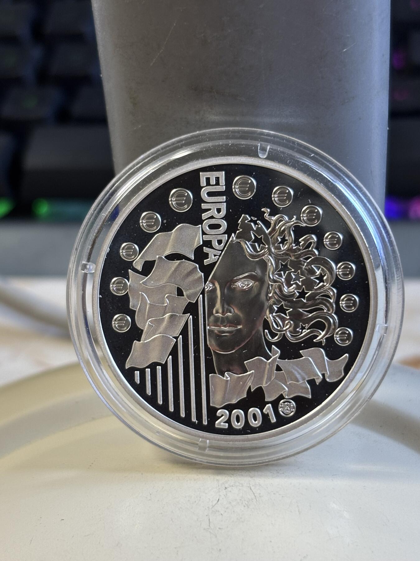 第197期拍卖 法国2001年6.55957法郎精制银币 欧元最后的转换率 22.2克900银 发行量：2万 盒证全