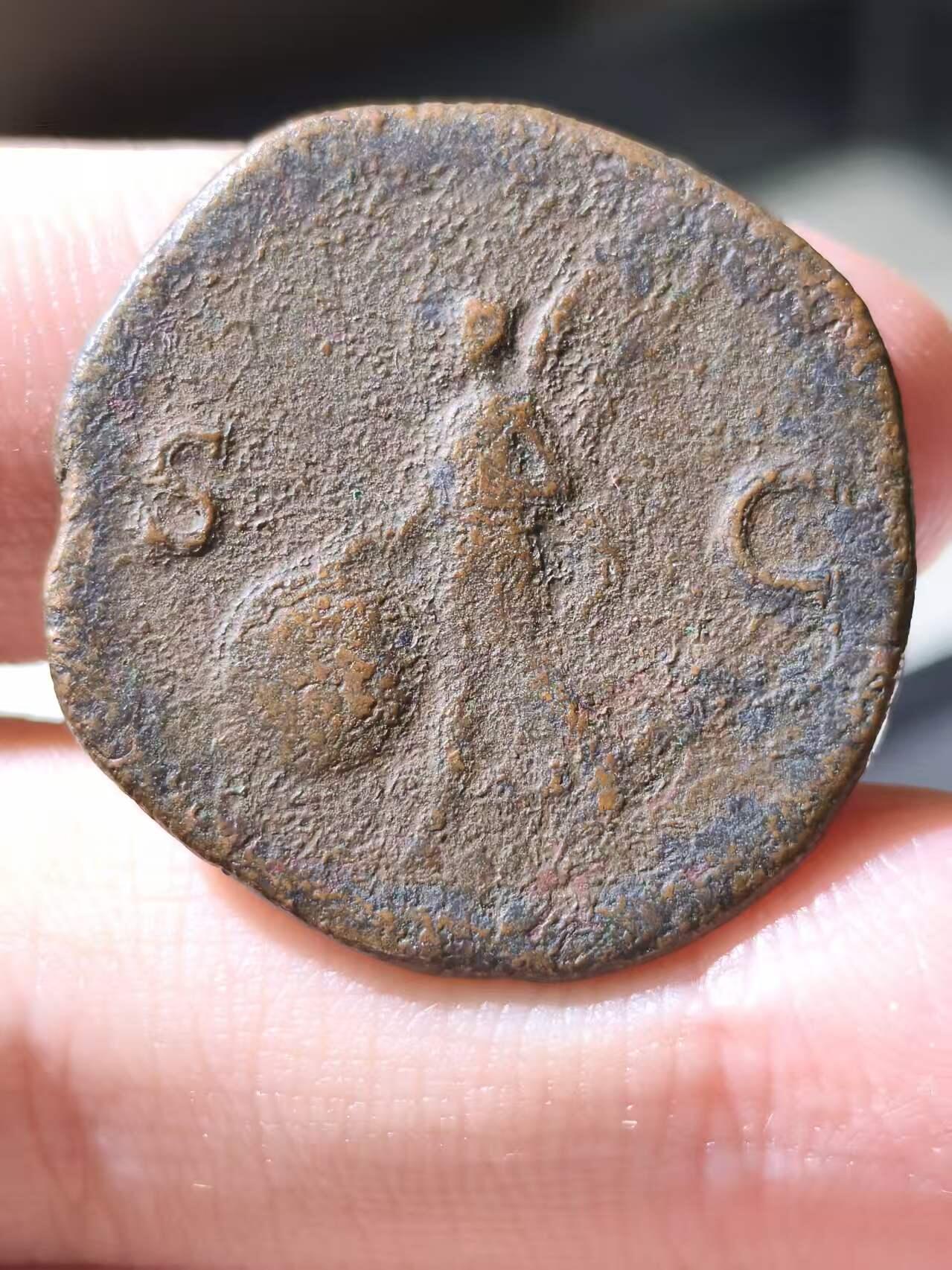 星盘世界钱币拍卖低佣金福利场(不直播) 尼禄阿斯铜币，公元62-68年铸于罗马造币厂。背面是胜利女神拿着小球，重9.15克。