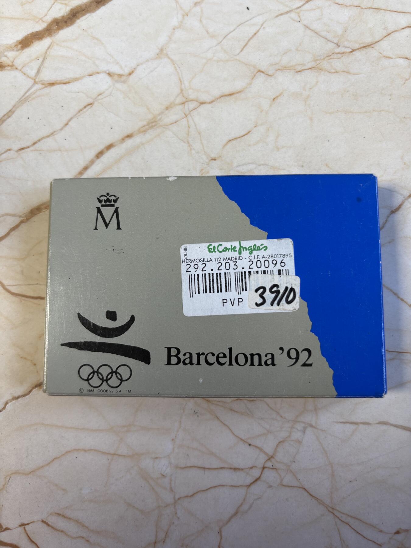 第197期拍卖 西班牙1990年2000比塞塔精制银币 巴塞罗那奥运会系列-巴斯克球（西班牙回力球） 27克925银 发行量：8万 盒证全，有瑕疵