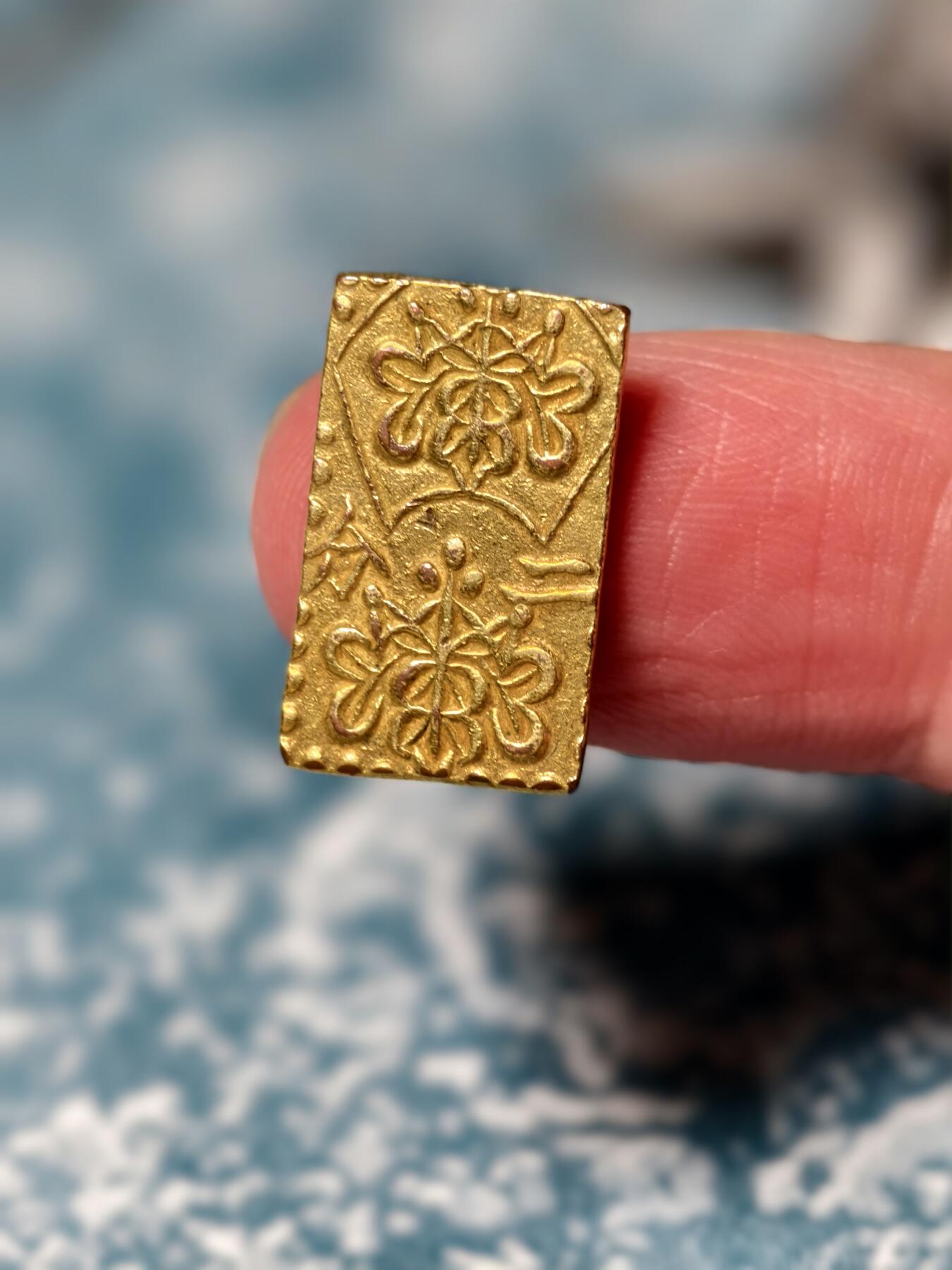 抚柳草堂-第二十五期章牌钱币  奖章勋章 满百包邮 放漏专场 19世纪日本明治二分金 明治二分判金 重2.4g江户幕府末期到明治维新过渡时期的货币 金水足品相好