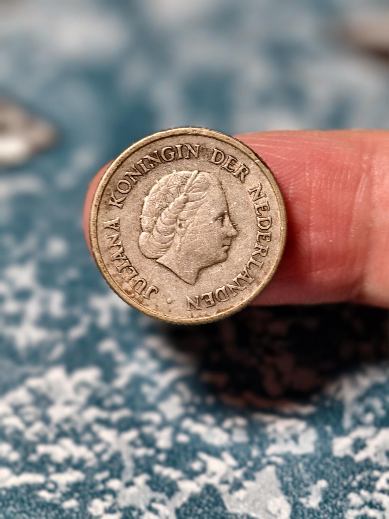 抚柳草堂-第二十五期章牌钱币  奖章勋章 满百包邮 放漏专场 1967荷属安的列斯（Netherlands Antilles）1967年朱莉安娜女王1/4盾（1/4 Gulden）银币 重3.6g 老包浆品相不错