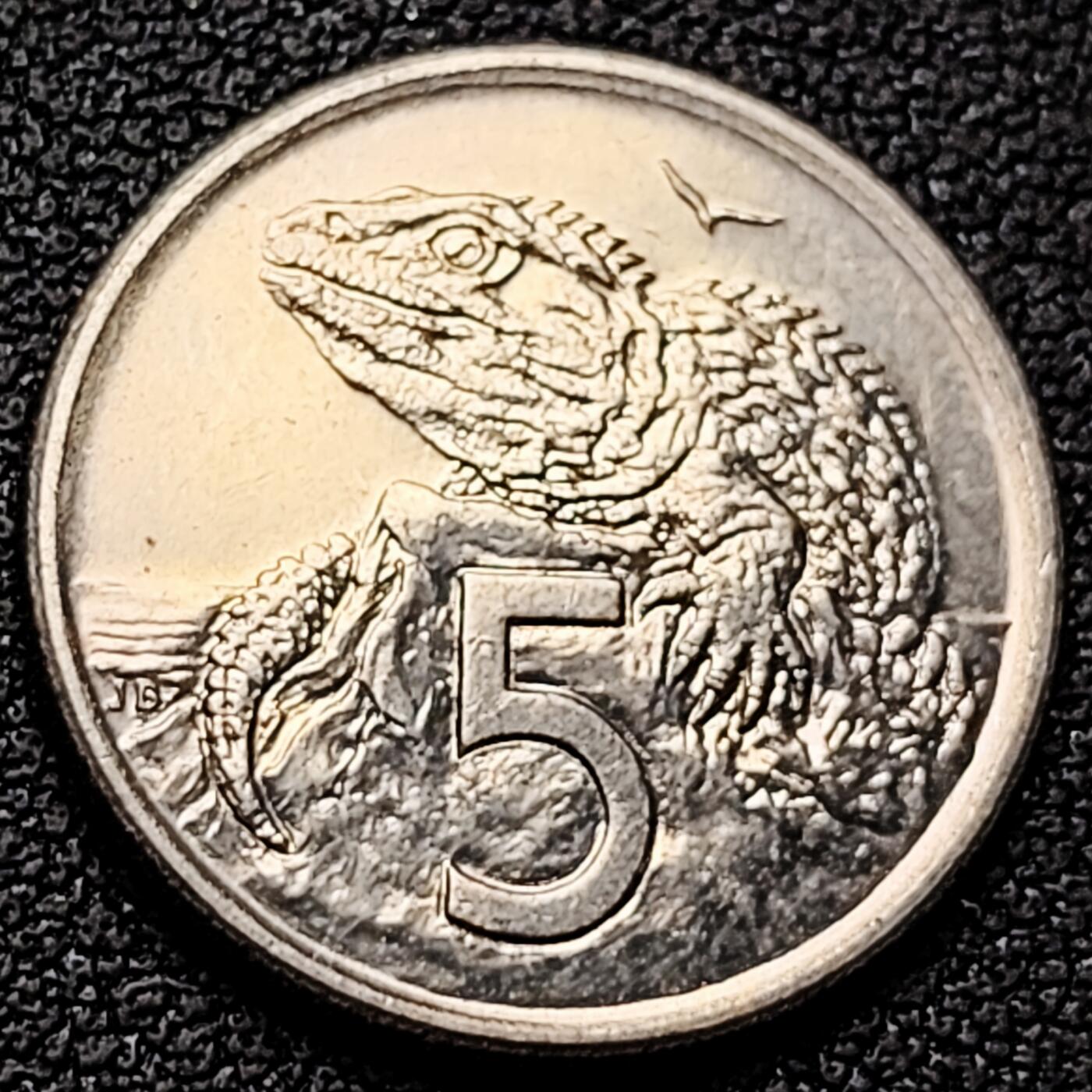 泉币菌-第226场-拍品多 请提前出价 原光美品。蜥蜴 英属新西兰5分硬币 20MM 80年代 