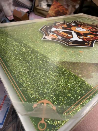 麦趣喜第六场   (4月17号周五晚上22点截拍，专注买家市场，福利拉满)  黑贼王流沙大画 A4大小 膜未撕 撕了和新的一样 见图三