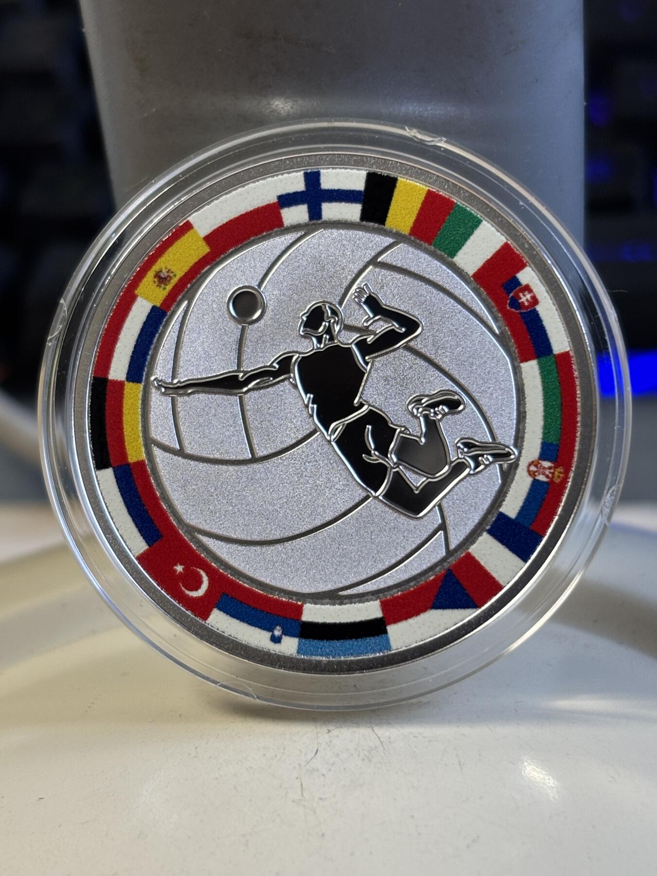 第197期拍卖 纽埃2017年1元彩色精制银币 2017年南京世界排球大奖赛 17.5克999银 发行量：999 盒证全