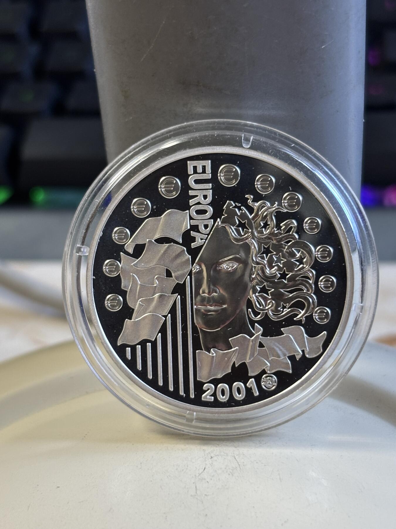 第197期拍卖 法国2001年6.55957法郎精制银币 欧元最后的转换率 22.2克900银 发行量：2万 盒证全