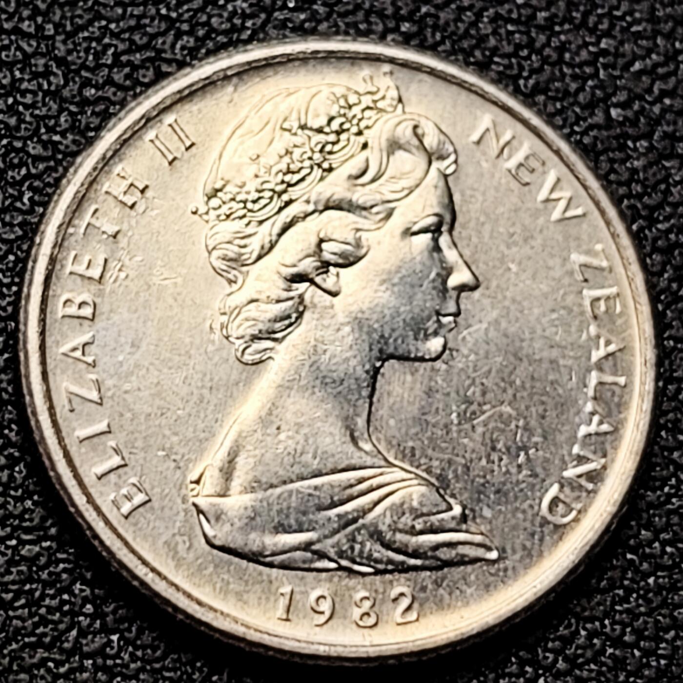 泉币菌-第226场-拍品多 请提前出价 原光美品。蜥蜴 英属新西兰5分硬币 20MM 80年代 