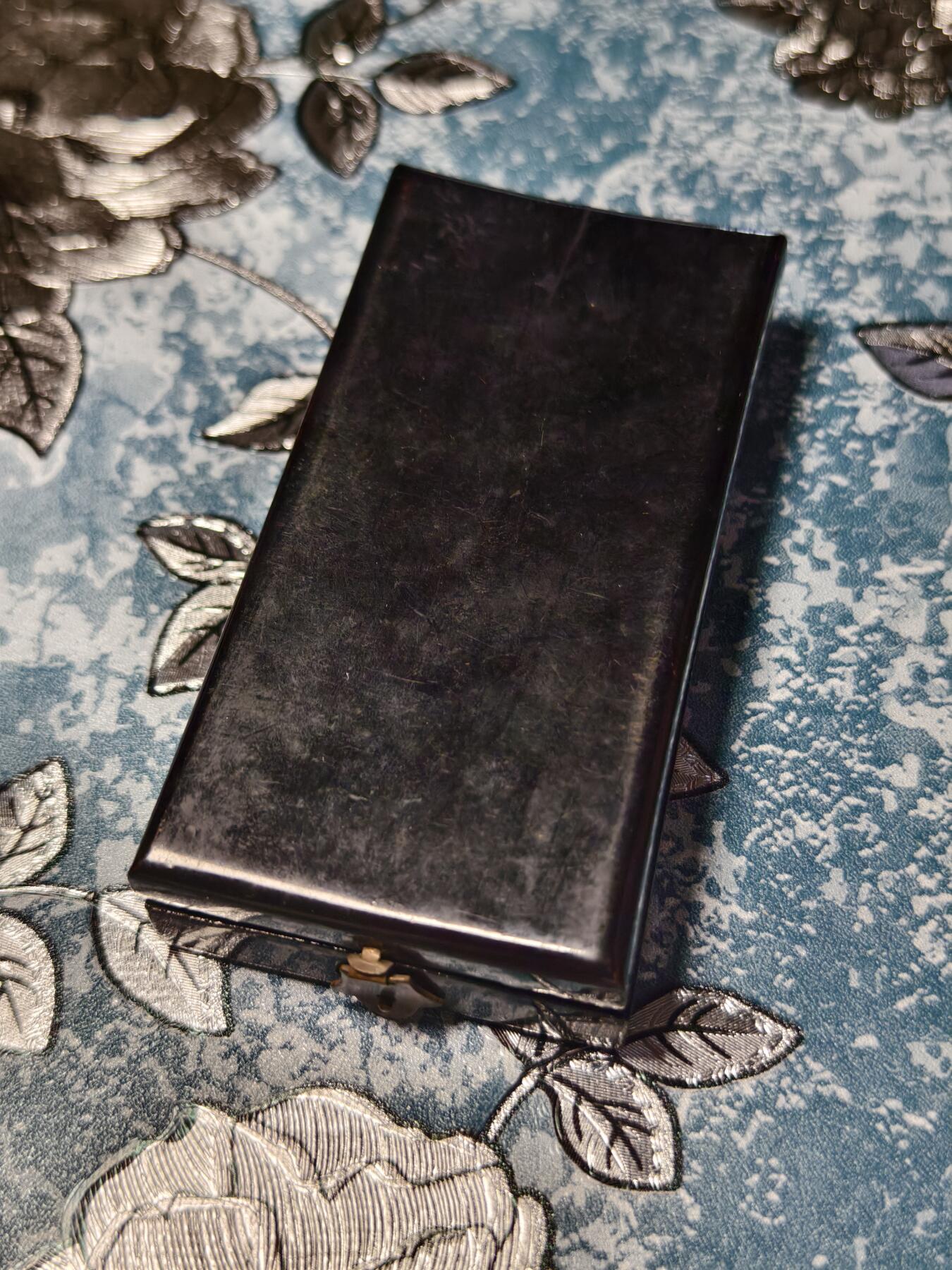 抚柳草堂-第二十五期章牌钱币  奖章勋章 满百包邮 放漏专场 1895甲午战争从军纪章 侵略铁证 漆木原盒极美品 正面菊纹下交叉日本海陆军旗 雕刻师池田隆雄 