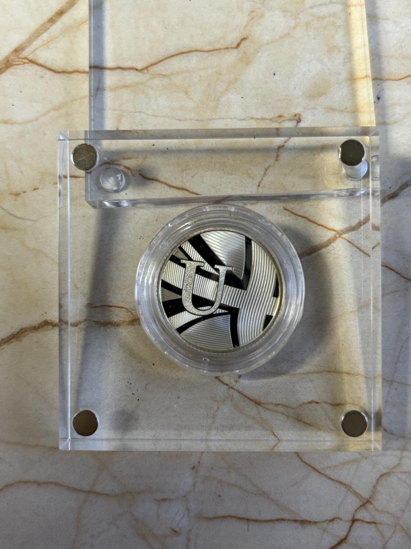 第197期拍卖 英国2018年10便士精制银币 26个字母系列-“U”字母 925银6.5克 发行量：2858 原盒