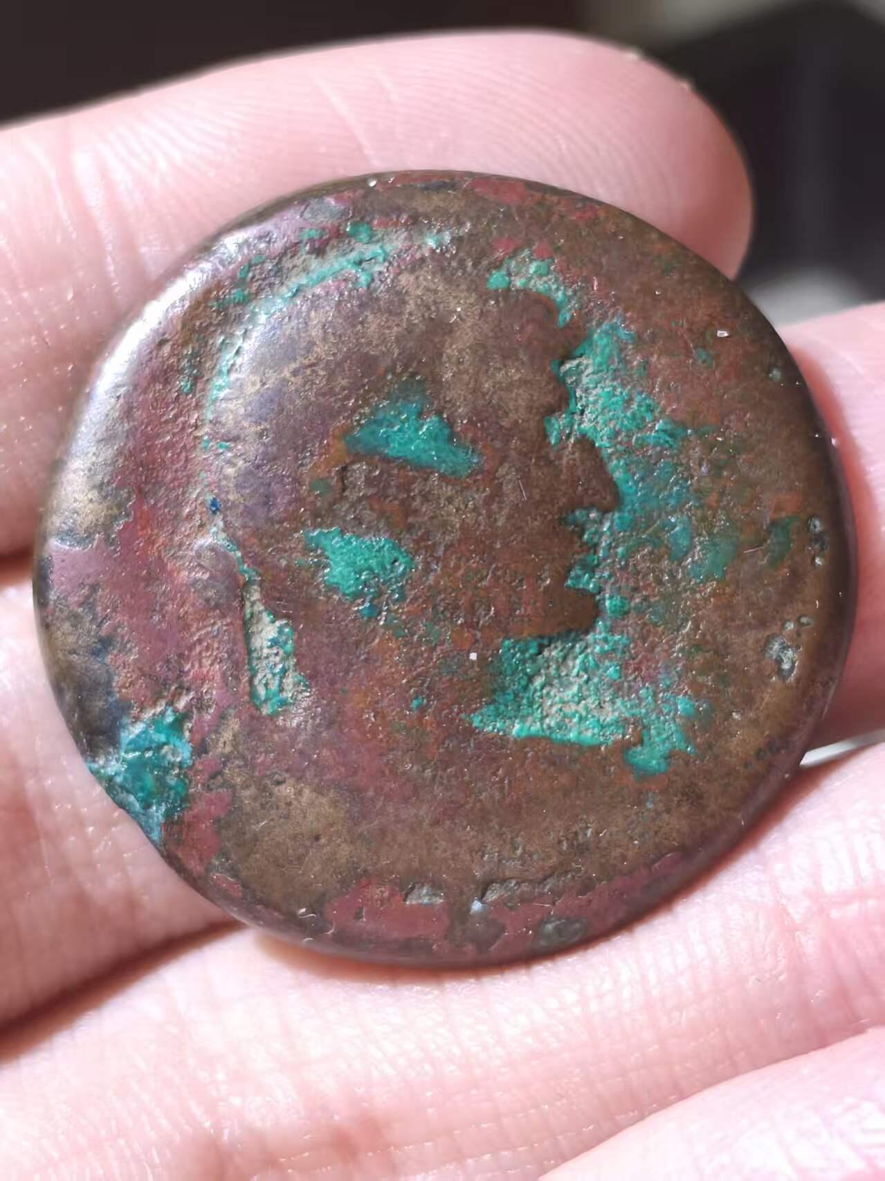 星盘世界钱币拍卖低佣金福利场(不直播) 哈德良埃及行省亚历山大里亚德拉克马大铜币21.42g。公元121/2年发行。背尼罗河神躺在鳄鱼上，手执丰饶角和芦苇。丰饶角左侧有纪年Ϛ ，即第六年，重21.42克。