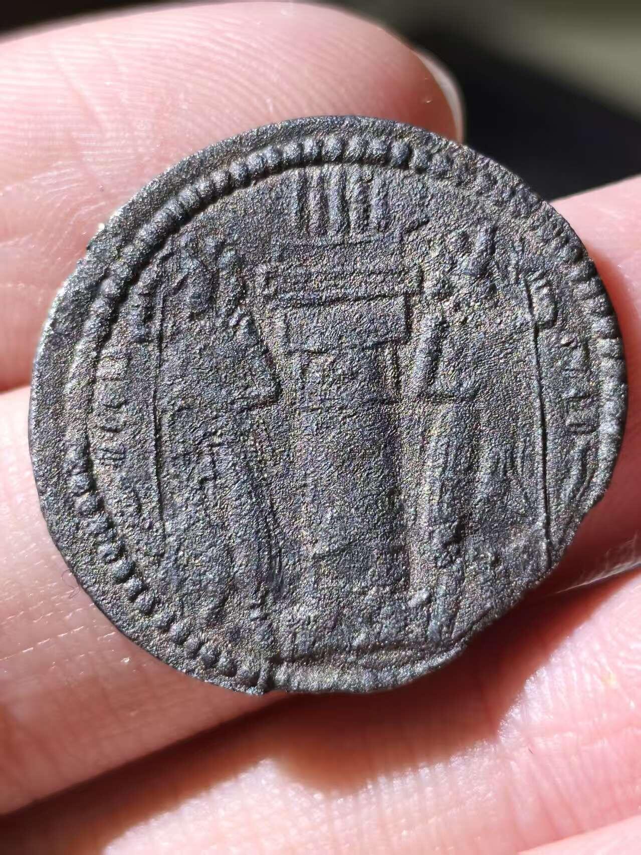 星盘世界钱币拍卖低佣金福利场(不直播) 原状态！萨珊波斯帝国 公元241-272年 沙普尔一世 德拉克马银币 泰西封造币厂打制 沙普尔一世为阿尔达希尔一世之子，在位期间四处征讨，扩大了帝国的疆域，文治武功非常厉害的极盛之主