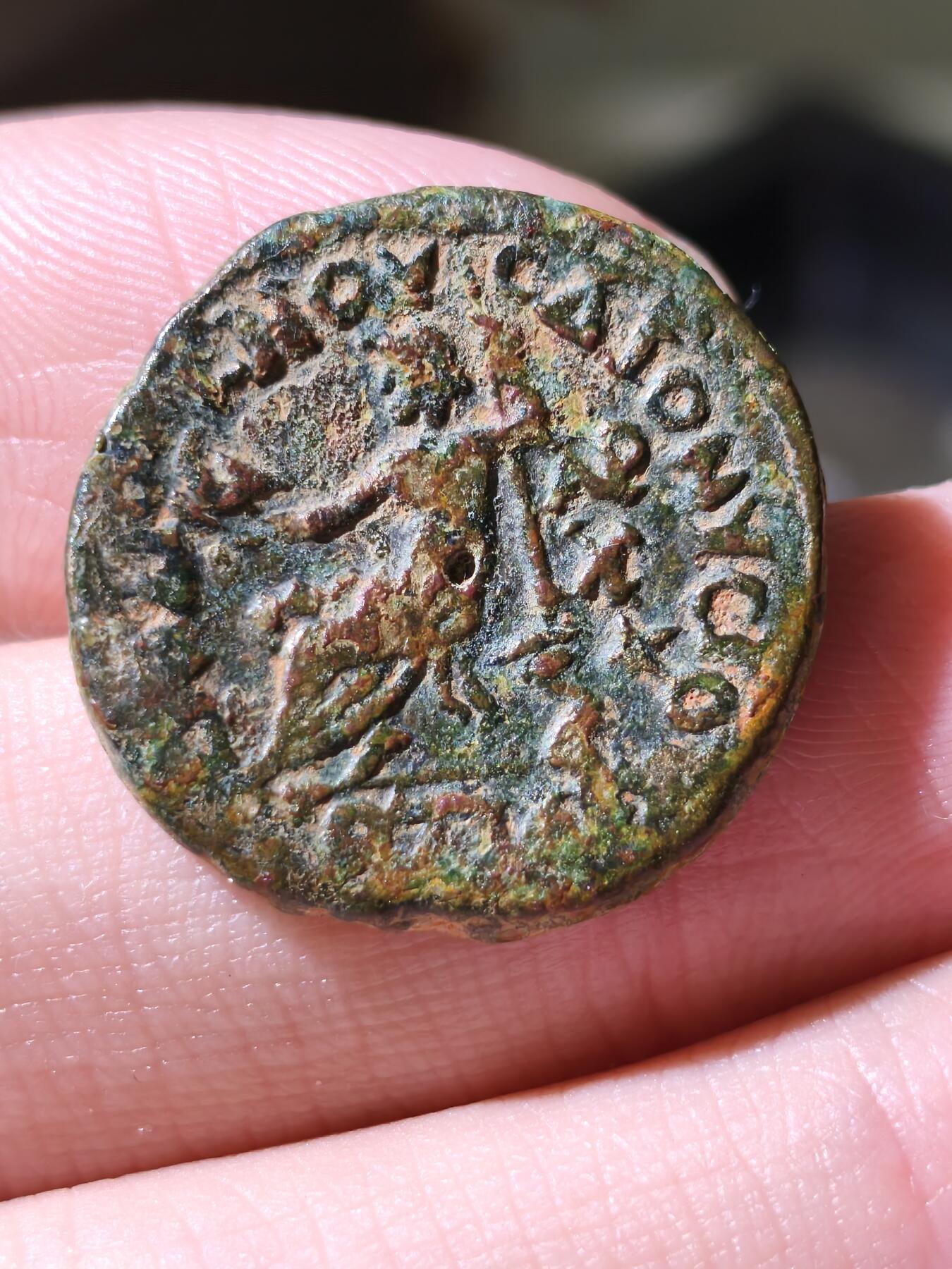 星盘世界钱币拍卖低佣金福利场(不直播) 极罕见！罗马帝国8g 公元260年 加里恩努斯 弗里吉亚行省大铜币 科蒂埃乌姆城（Cotiaeum）发行，此时该地处于半自治状态，因此并未将皇帝的头像印于正面  正面为戴狄俄尼索斯花冠的德摩斯头像朝右