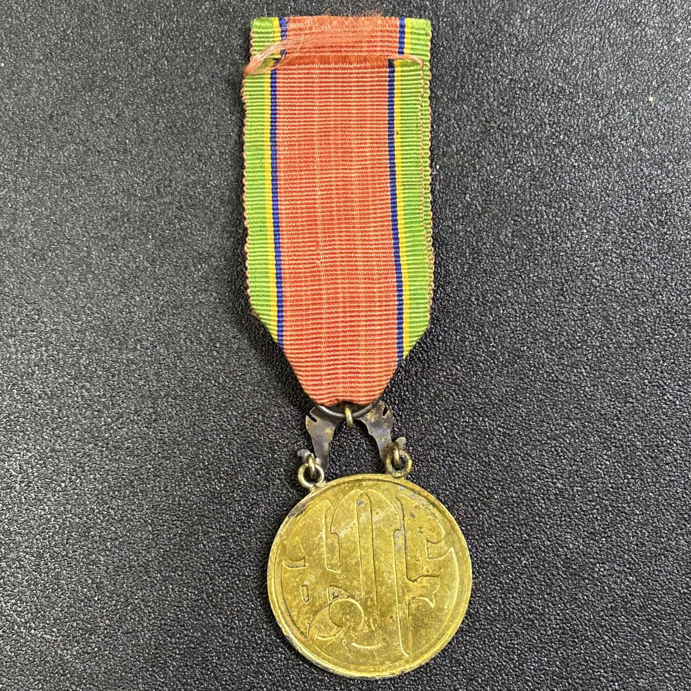 西秦中古拍卖第八十四期  泰国一级白象奖章 银制镀金