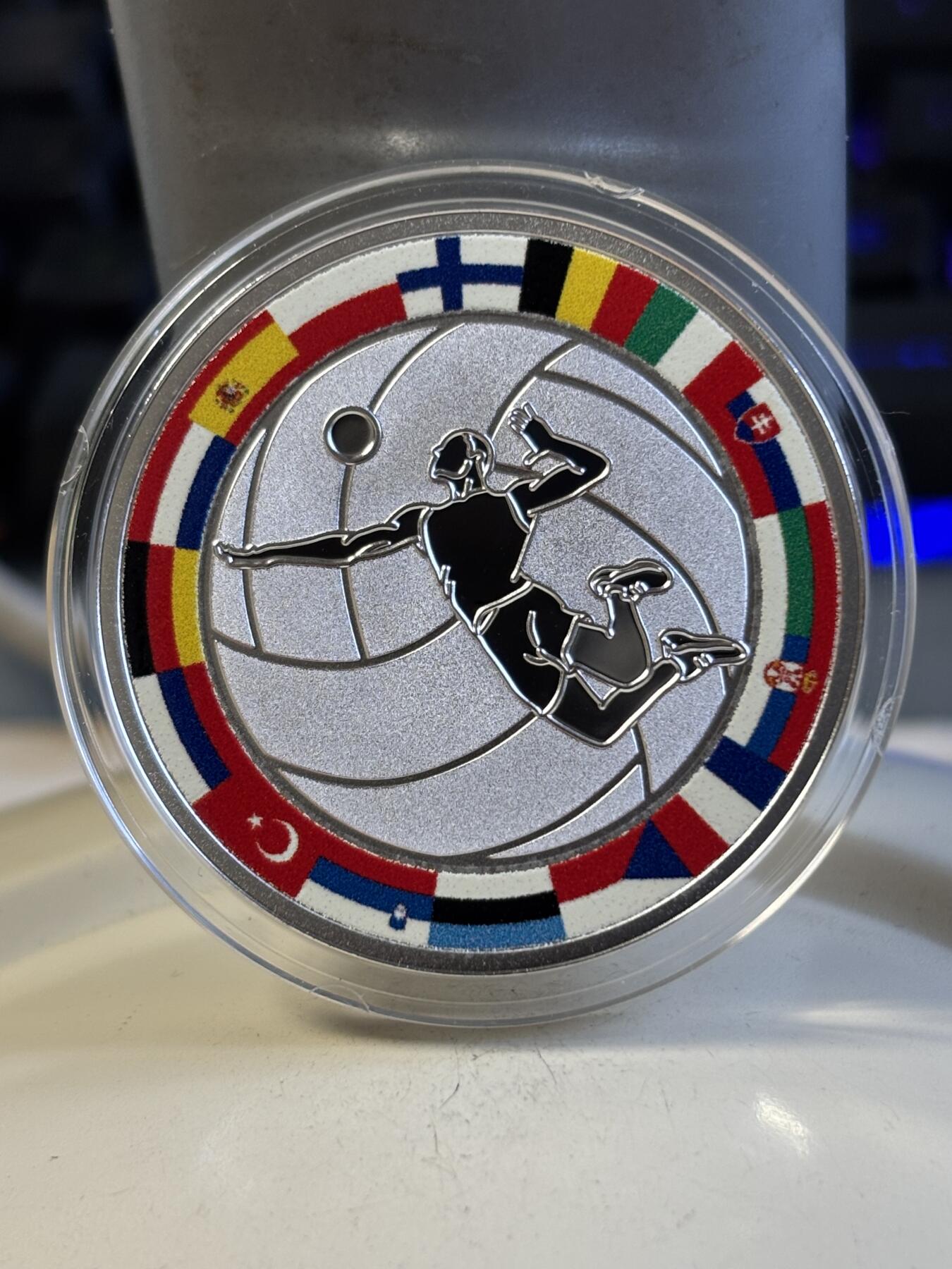 第197期拍卖 纽埃2017年1元彩色精制银币 2017年南京世界排球大奖赛 17.5克999银 发行量：999 盒证全