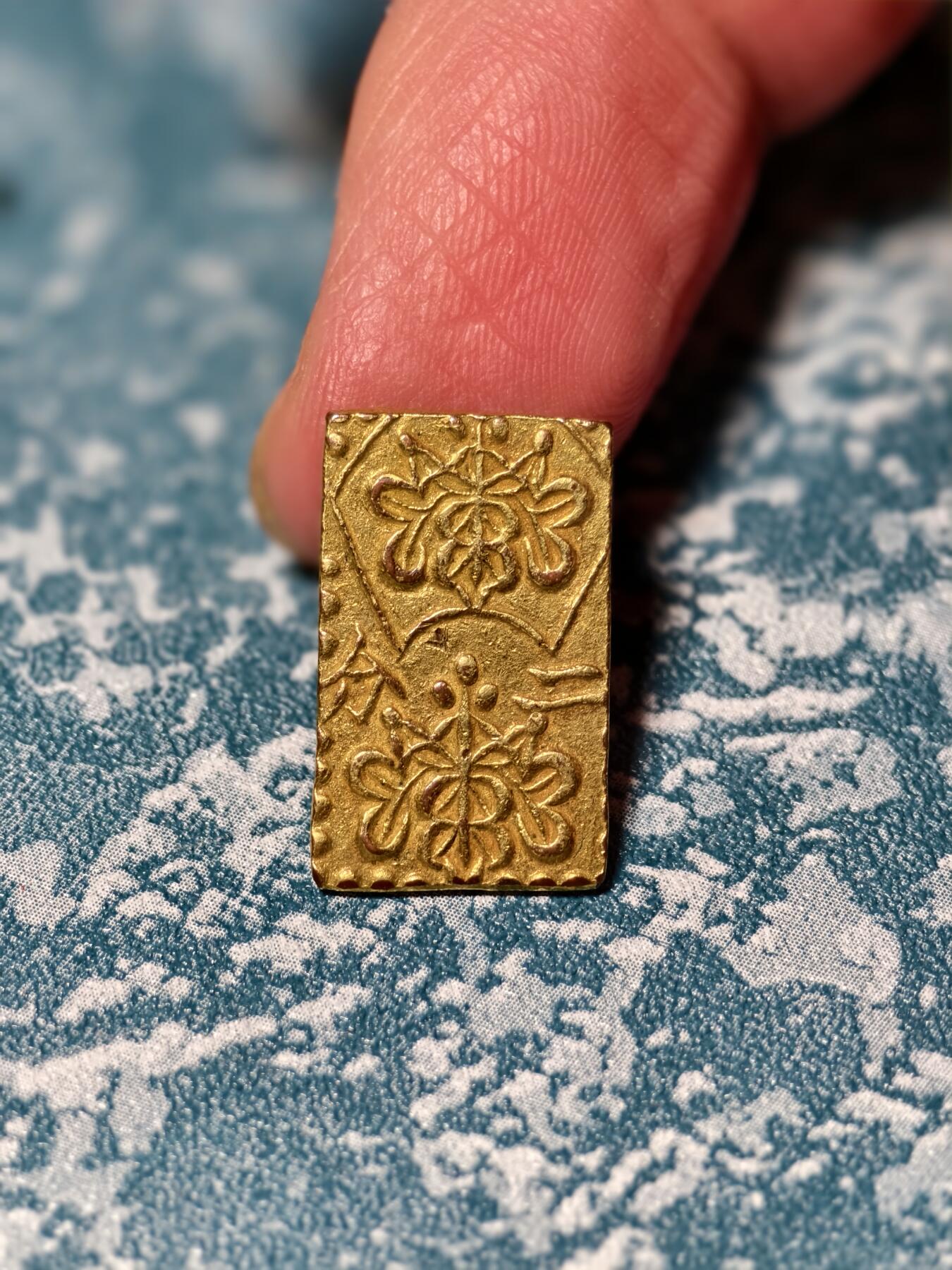 抚柳草堂-第二十五期章牌钱币  奖章勋章 满百包邮 放漏专场 19世纪日本明治二分金 明治二分判金 重2.4g江户幕府末期到明治维新过渡时期的货币 金水足品相好