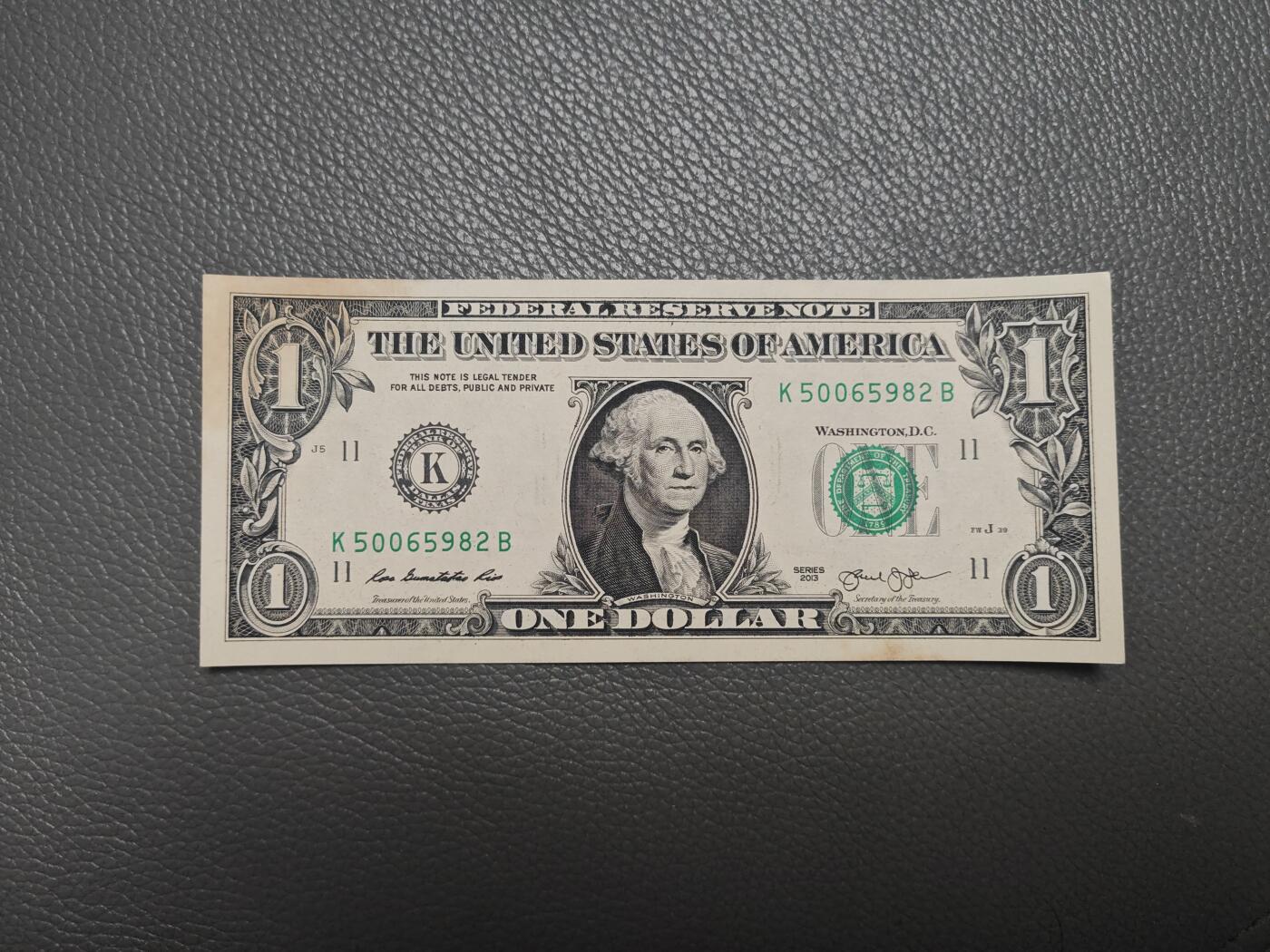 美国纸币 2013年 1美元 K区 全新直板 左上发黄
