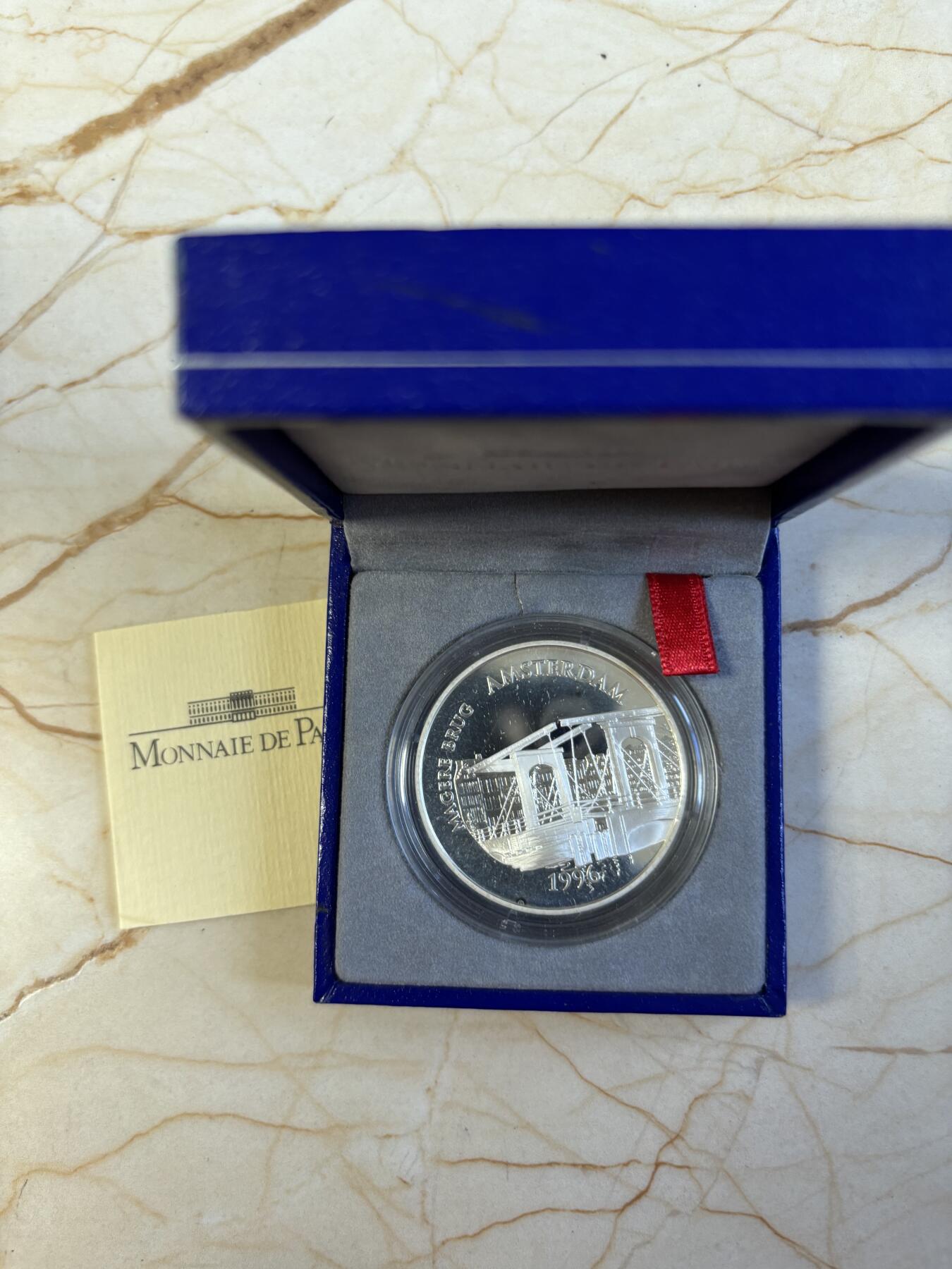 第197期拍卖 法国1996年100法郎/15欧元双面值精制银币 阿姆斯特丹运河(荷兰) 22.2克900银 发行量：2万 盒证全