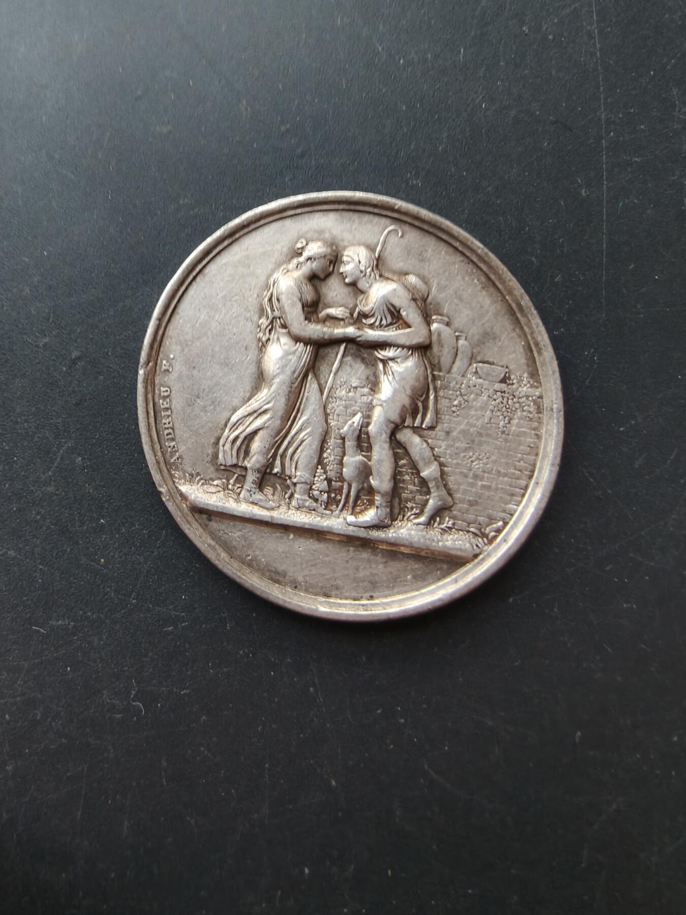 老王徽章第192期 法国婚礼大银章     950银    早期无边铭     直径36mm     重量20.7g