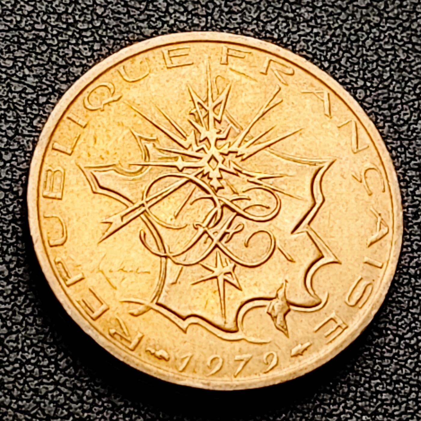 泉币菌-第226场-拍品多 请提前出价 铜光美品 厚重币 法国1979年10法郎 工业成就 镍黄铜币  26mm 