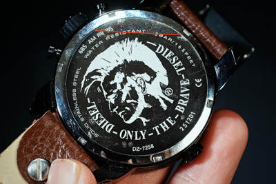 上海都达杂项专场102【全场包邮】  全新多功能石英手表（正常能走）97-2