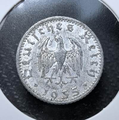 外国优质老铜币纪念币银币专场，周六晚上九点倒数截拍，满百包邮，节前出差在外，5月3日统一发货,可寄存半年，喜欢朋友微信扫描二维码可直接参拍 - 德国（德意志第三帝国）1935 年50芬尼D版，正面为鹰徽，背面是面值与橡叶，是二战前德国的流通货币，为希特政权的历史实物遗存。