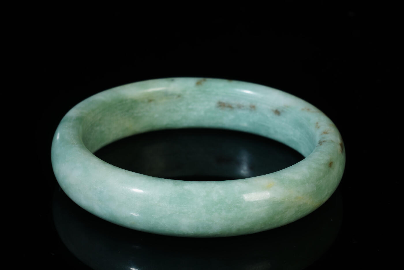 上海都达杂项专场八十一【全场包邮】  淡绿色玉手镯97-15