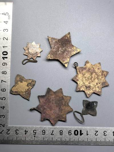 小驴勋章奖章收藏4月18日周六晚六点拍卖（珍爱和平，收藏战争，铭记历史，勿忘国耻，忠党爱国。有偿代拍，送拍规则在简介最后，参拍须阅读规则后再参拍，关系到运费包装发货时效真假辨别等关键信息，拍卖时不再发原图，看大图店主微信码在拍卖店铺介绍里或者找我要） 缅甸绵共奖章等一组