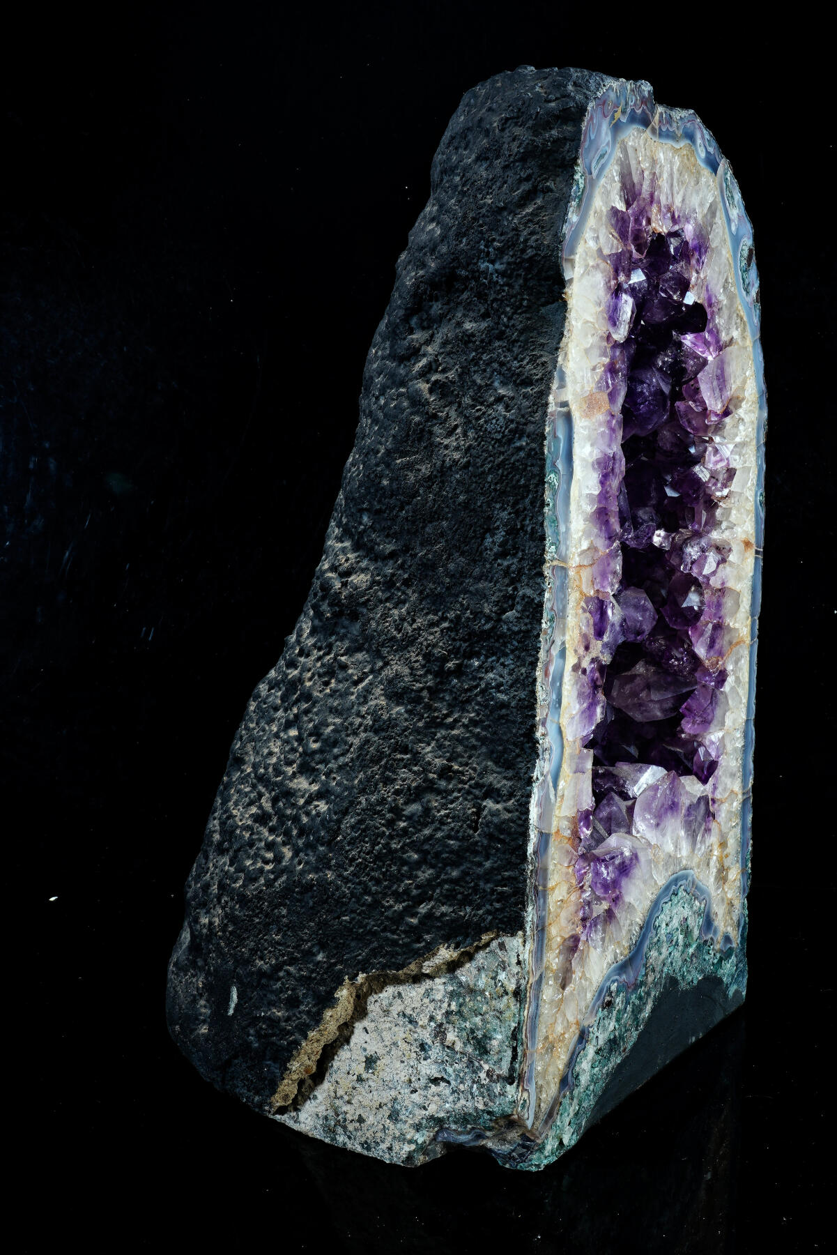 上海都达杂项专场八十一【全场包邮】  紫气东来水晶洞大摆件（重17.580公斤）