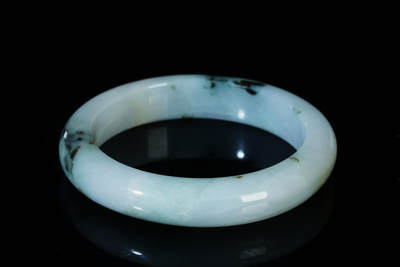 上海都达杂项专场103【全场包邮】  天然冰种带绿翡翠（A货）手镯 附鉴定证书97-9