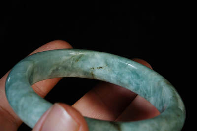 上海都达杂项专场103【全场包邮】  天然 冰绿种翡翠（A货）手镯 附鉴定证书97-8