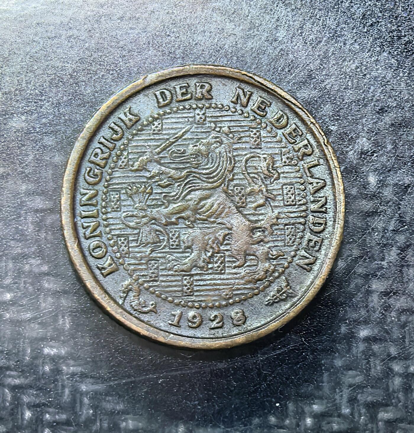 外国优质老铜币纪念币银币专场，周六晚上九点倒数截拍，满百包邮，周日发货,可寄存半年，喜欢朋友微信扫描二维码可直接参拍