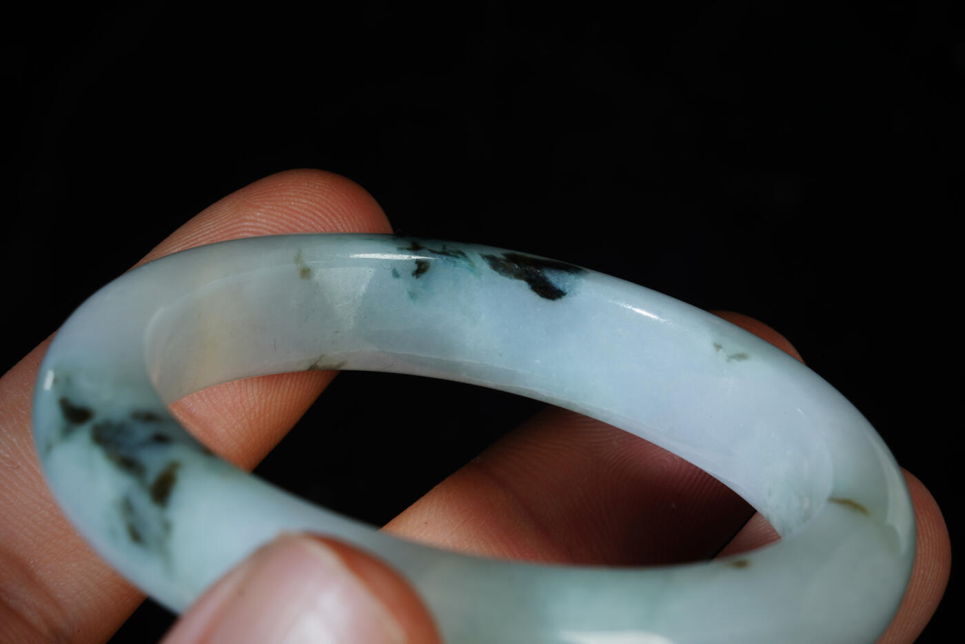 上海都达杂项专场八十一【全场包邮】  天然冰种带绿翡翠（A货）手镯 附鉴定证书97-9